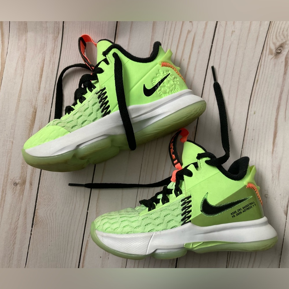 Kids Nike Lebron Witness 5 Lime Glow Green Size 11